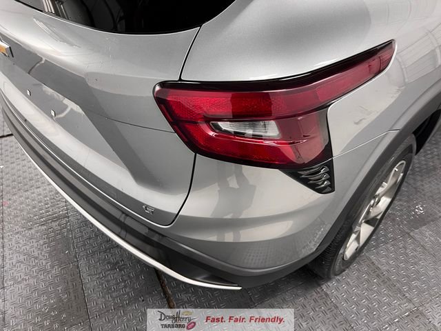 Used 2025 Chevrolet Trax LT image 14