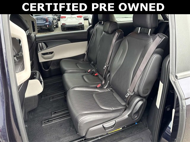 Used 2024 Kia Carnival LX image 16