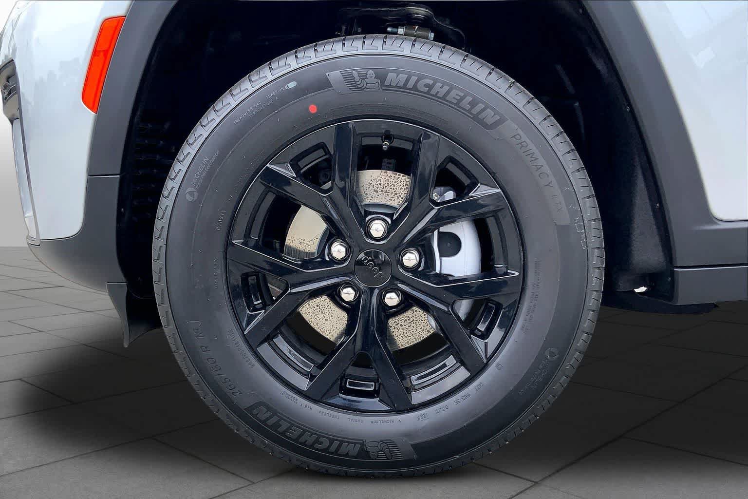 New 2026 Jeep Grand Cherokee Altitude RWD image 8