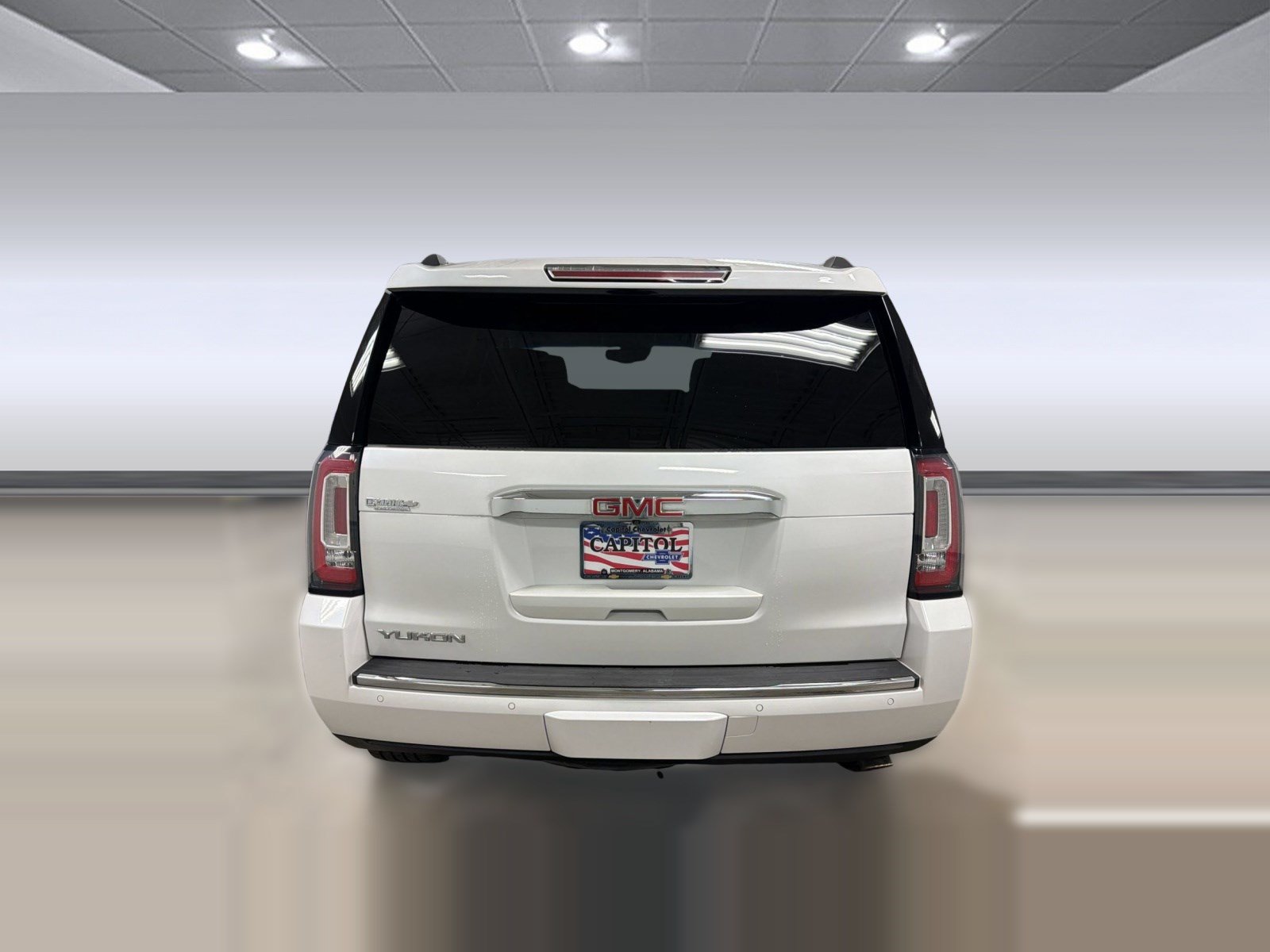 Used 2018 GMC Yukon Denali w/ Enhanced Security Package AWD/4WD image 8