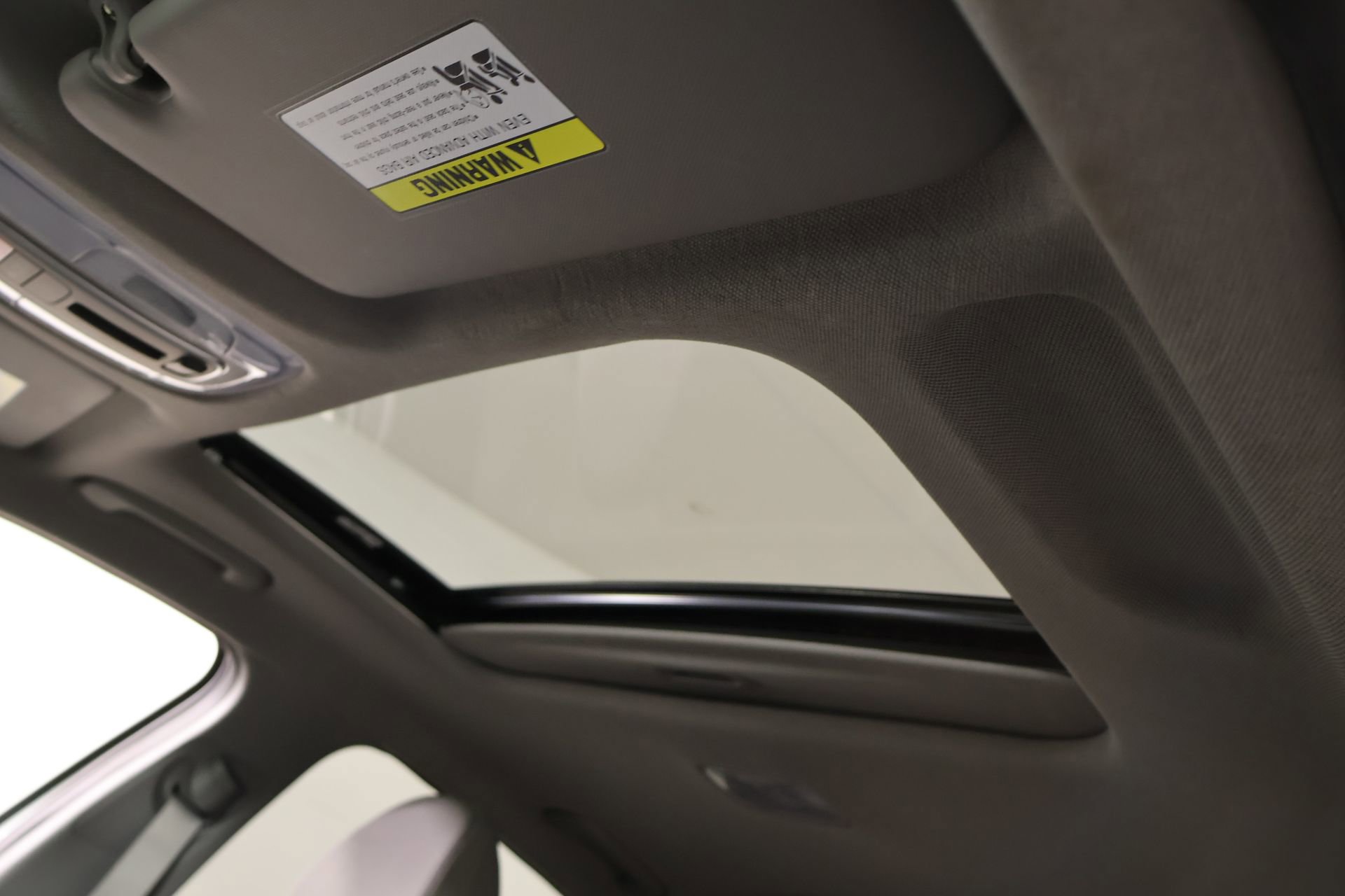 Used 2024 Hyundai Elantra SEL w/ Convenience Package image 16