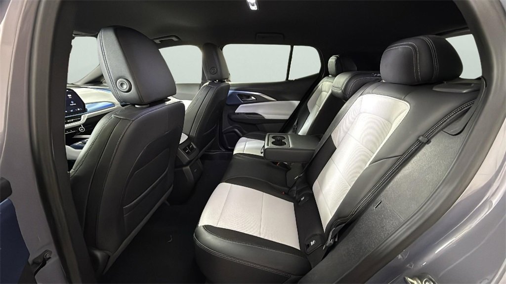 Used 2025 Chevrolet Equinox EV LT image 29