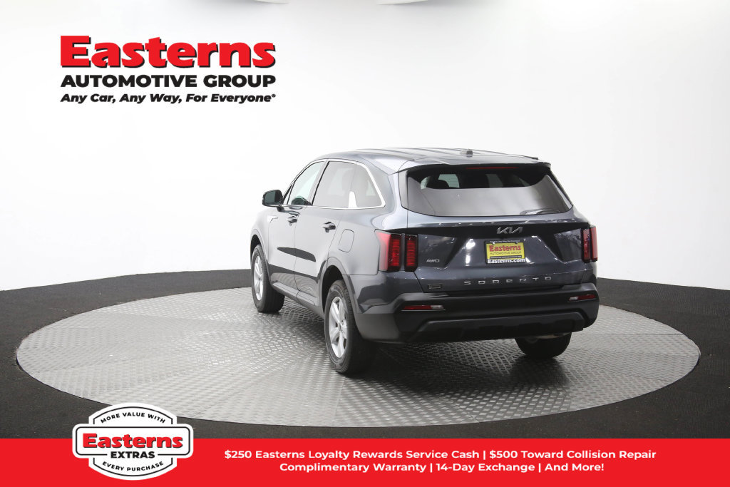 Used 2022 Kia Sorento LX AWD/4WD image 65
