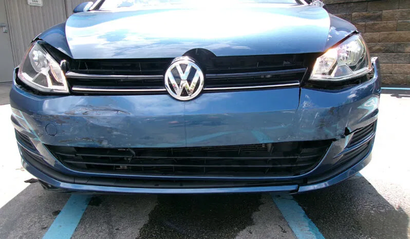 Used 2017 Volkswagen Golf SE FWD image 3
