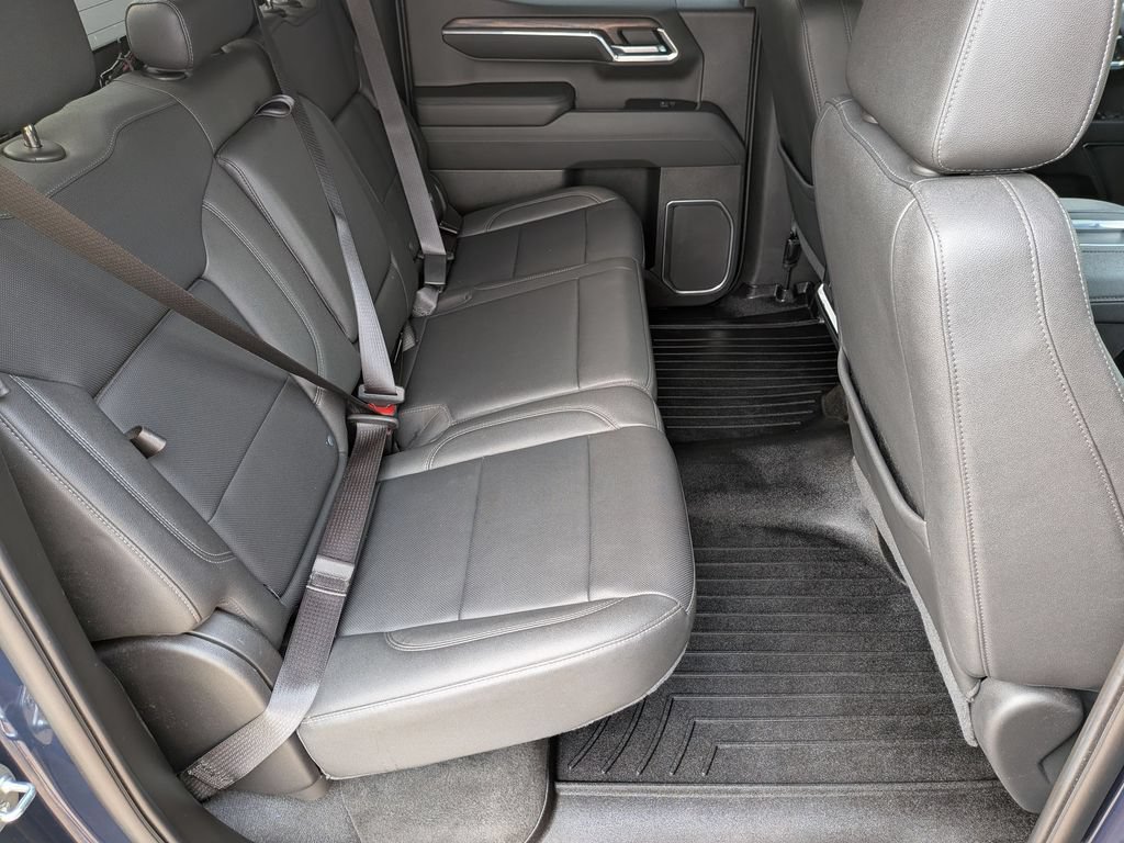 Used 2022 GMC Sierra 1500 SLT w/ SLT Convenience Package AWD/4WD image 17