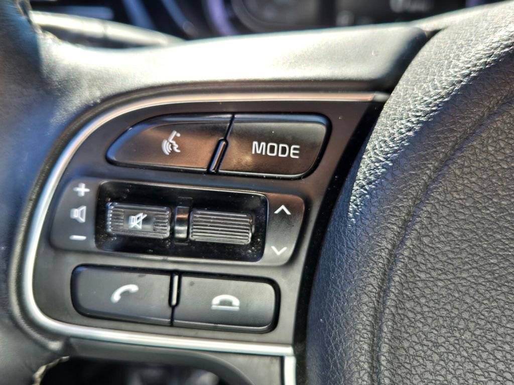 Used 2022 Kia Niro LXS image 23