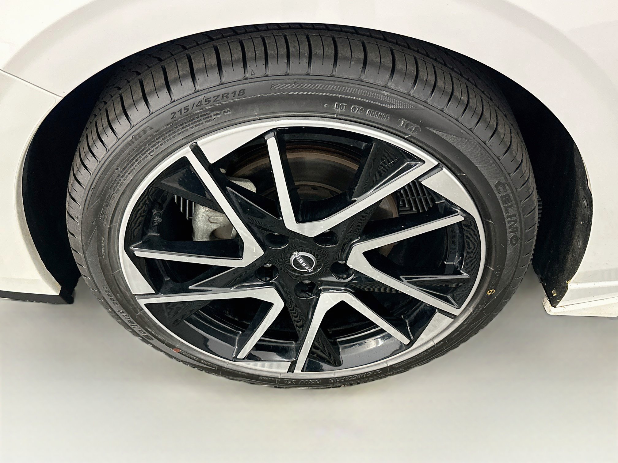 Used 2025 Nissan Sentra SR FWD image 11