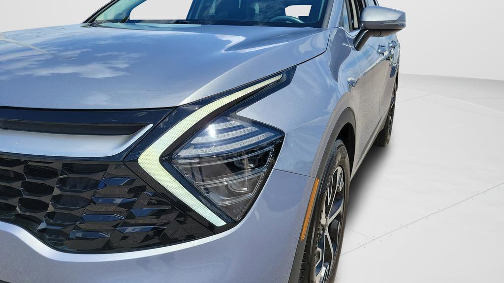 Used 2025 Kia Sportage EX w/ Premium Package image 24