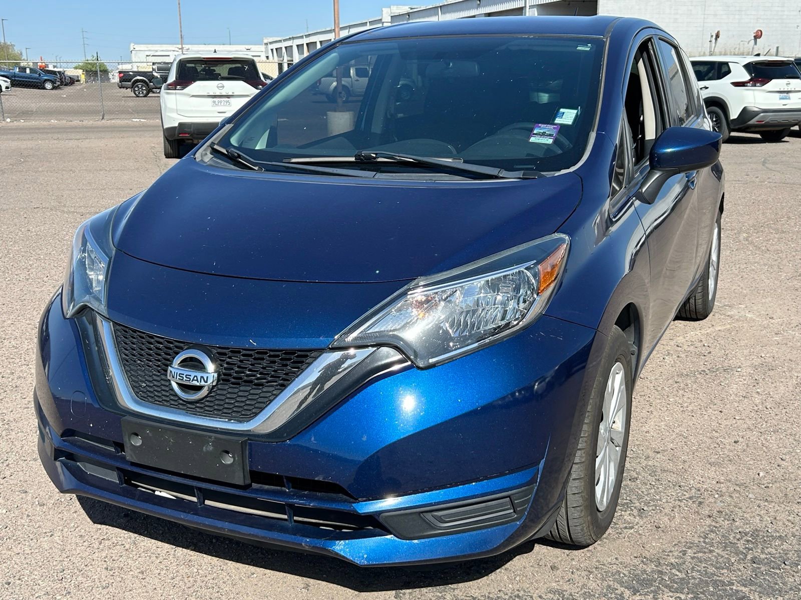 Used 2019 Nissan Versa Note SV FWD image 1