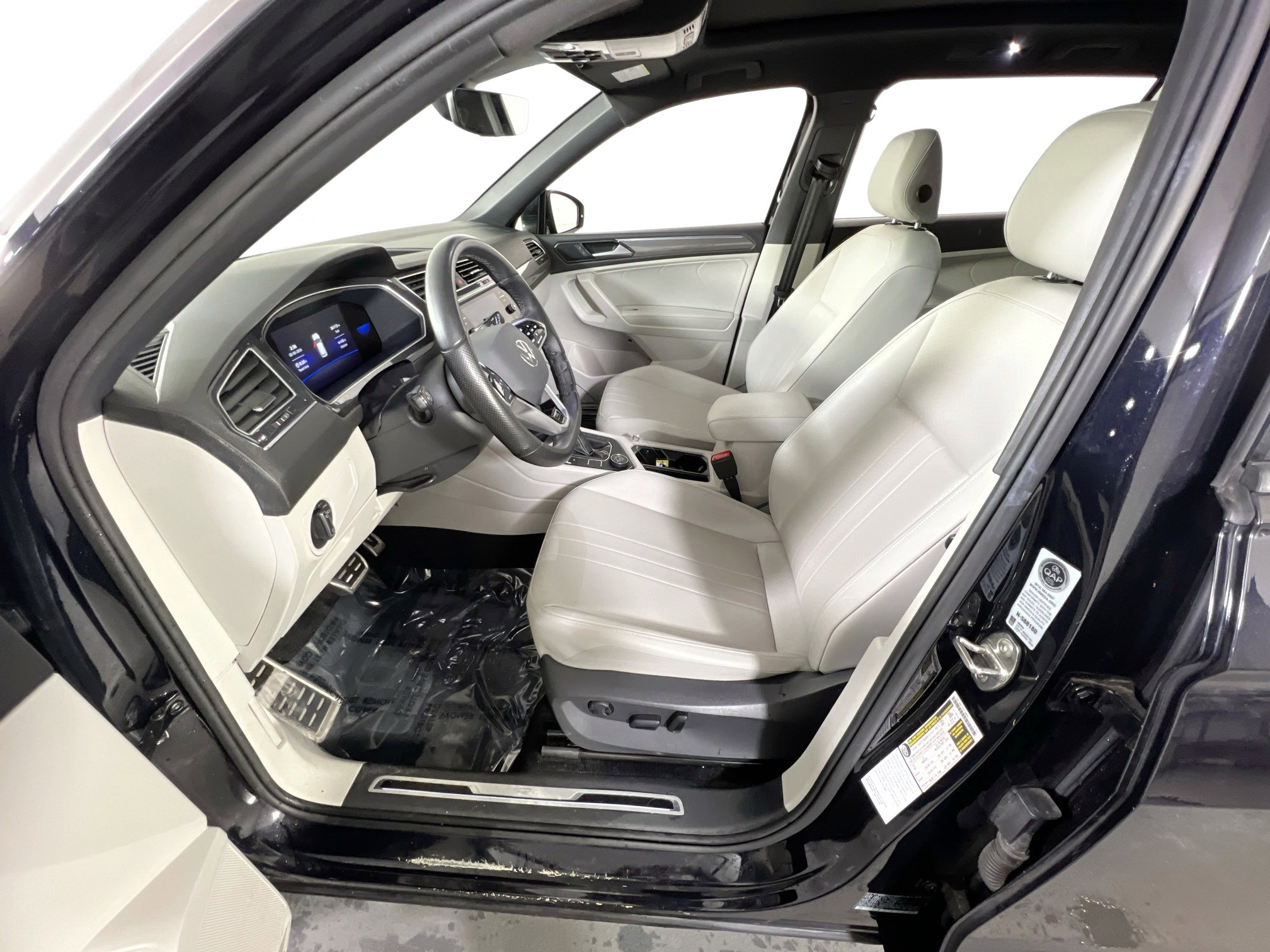 Used 2022 Volkswagen Tiguan SE R-Line AWD/4WD image 20