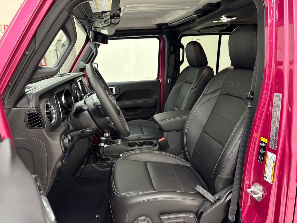 Used 2022 Jeep Wrangler Unlimited Sahara w/ Cold Weather Group image 13