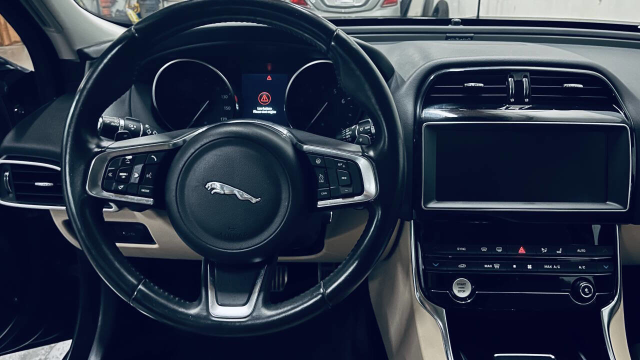 Used 2019 Jaguar XE Prestige image 24