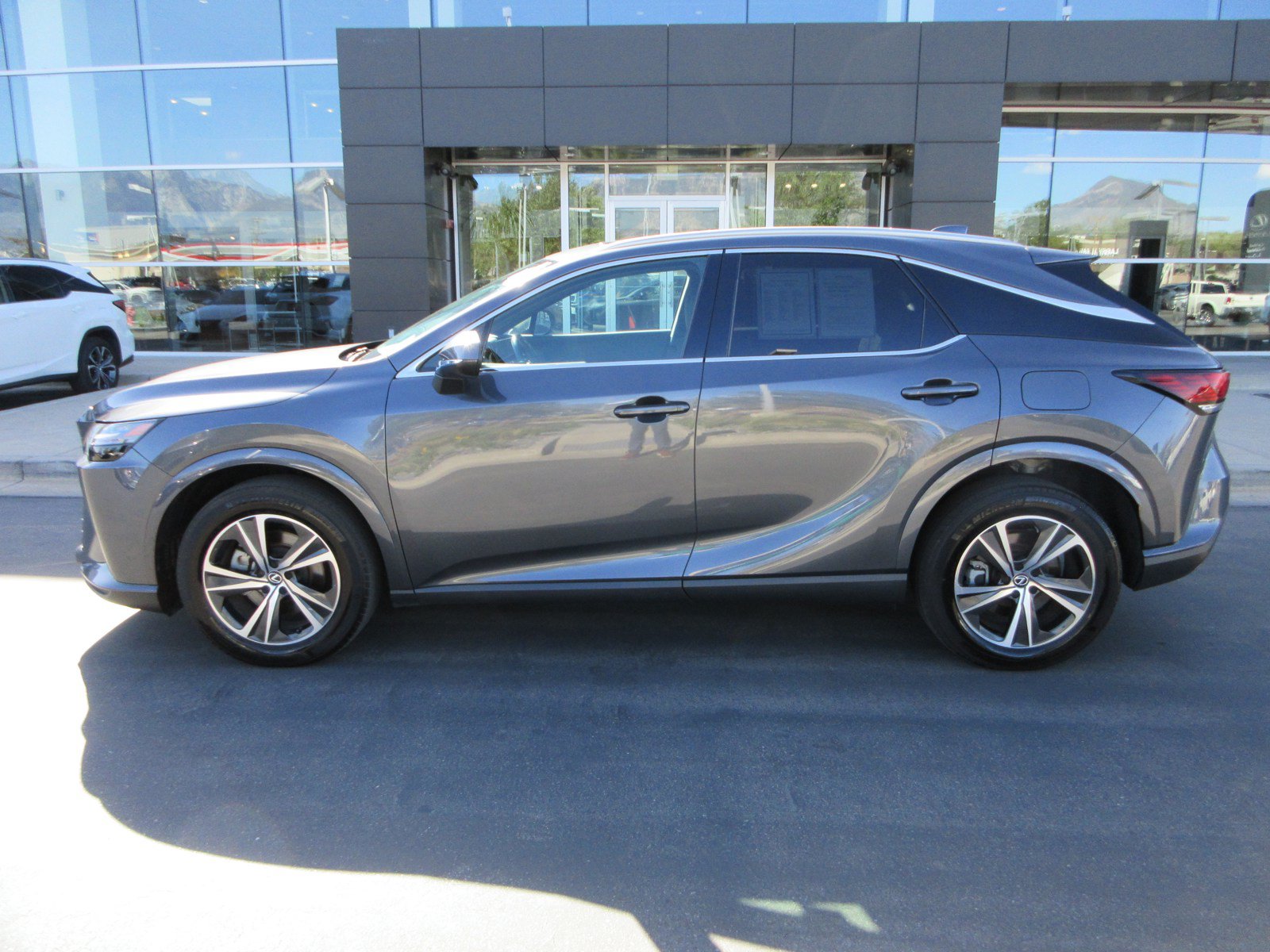 Used 2024 Lexus RX 350h w/ Accessory Package (Z1) AWD/4WD image 3