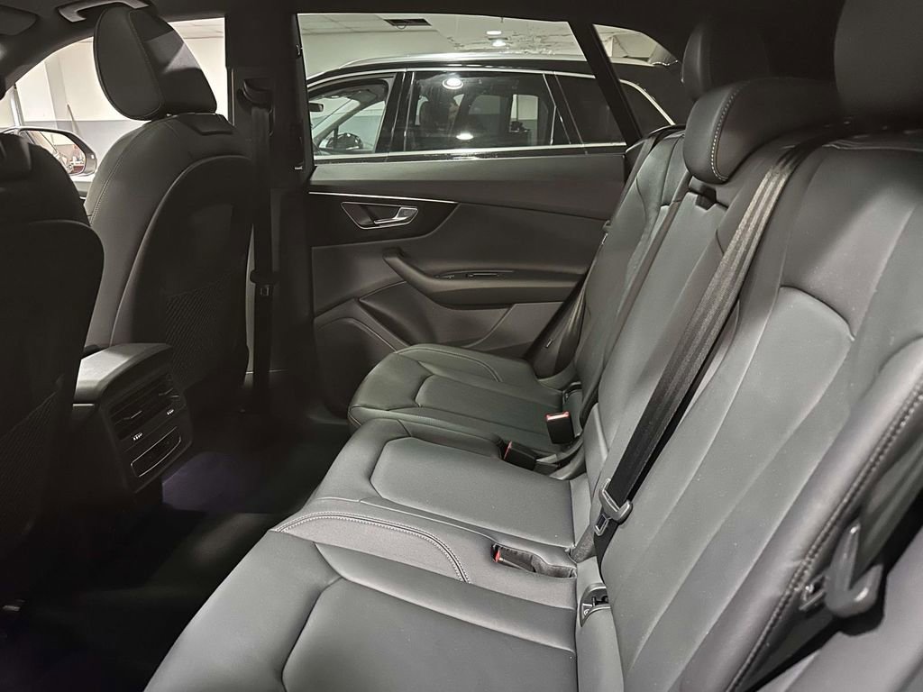 Used 2025 Audi Q8 Premium w/ Convenience Package image 15