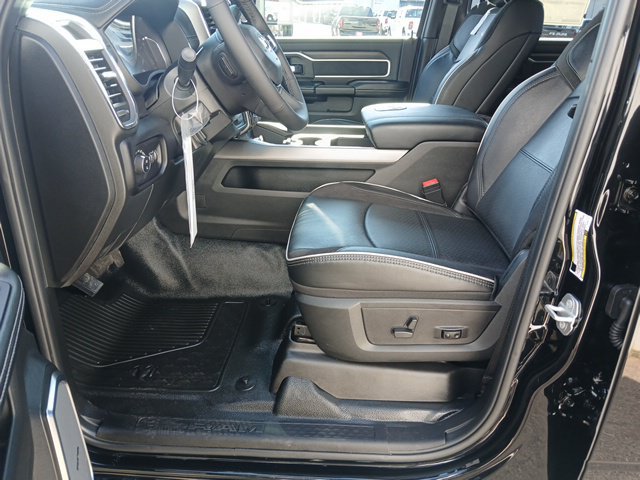 New 2026 RAM 4500 4x4 Crew Cab DRW w/ Laramie Trim Package image 29