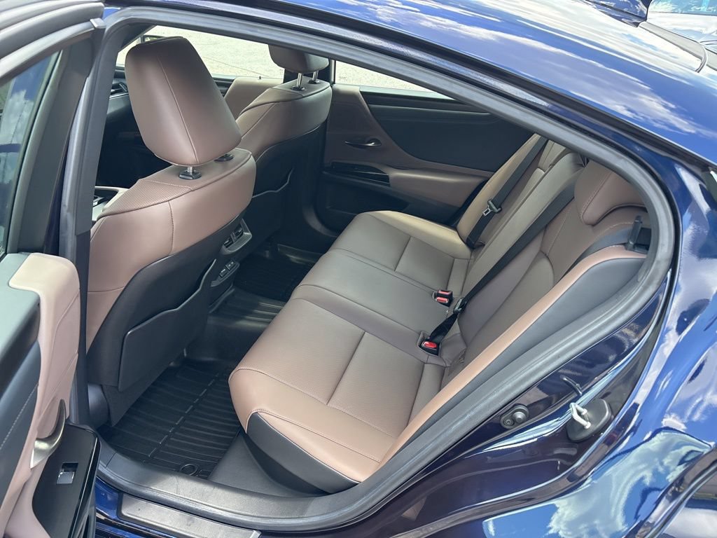 Used 2025 Lexus ES 300h w/ Premium Package FWD image 20