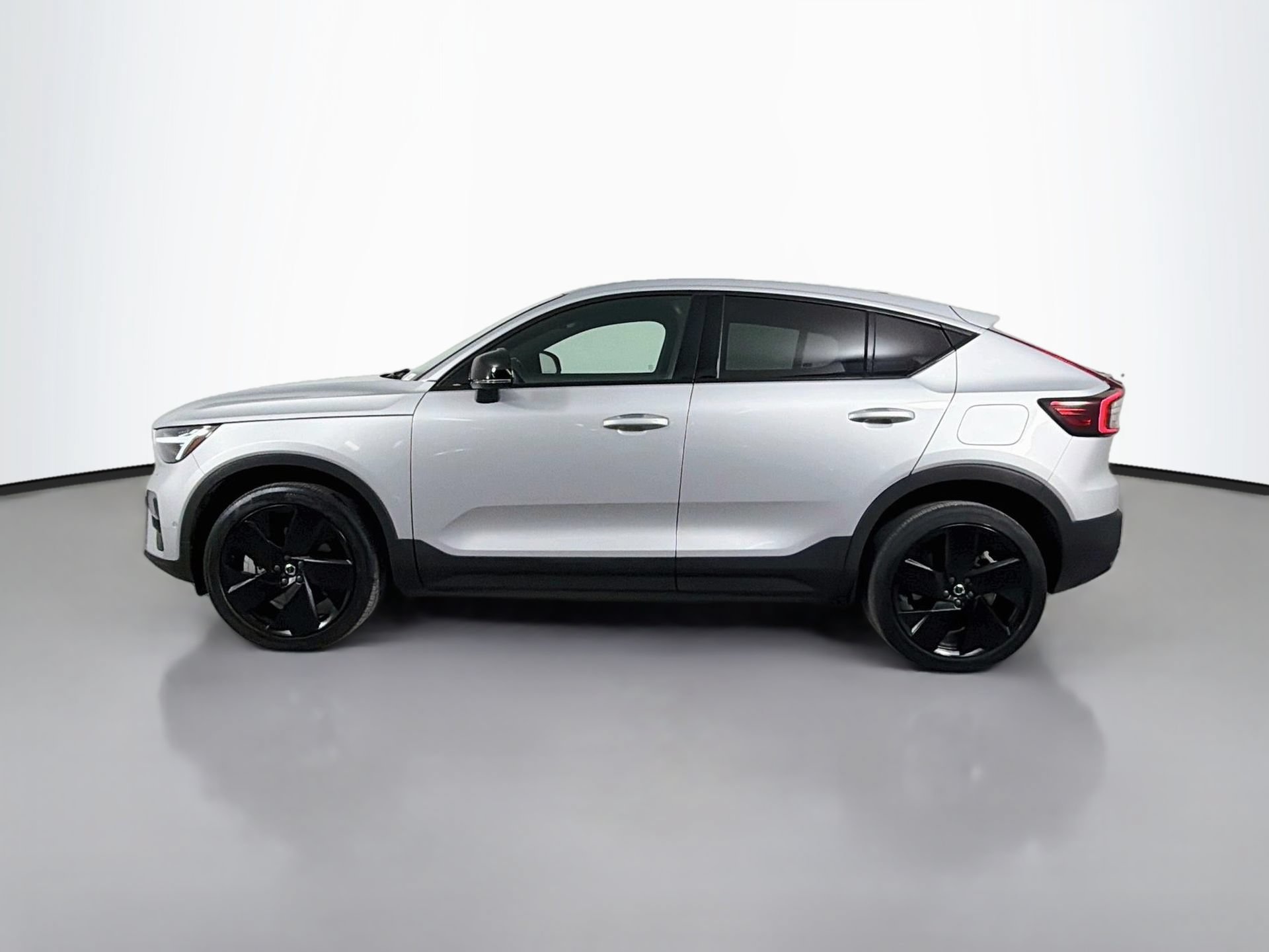 Certified 2023 Volvo C40 P8 Recharge Ultimate w/ Protection Package Premier AWD/4WD image 9