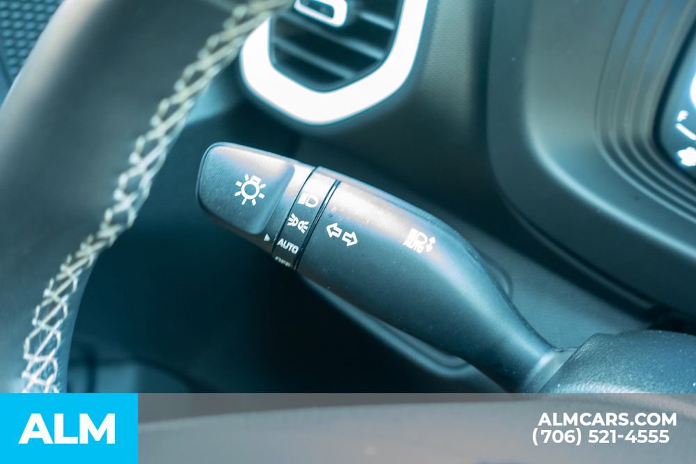 Used 2024 Hyundai Venue Limited FWD image 32