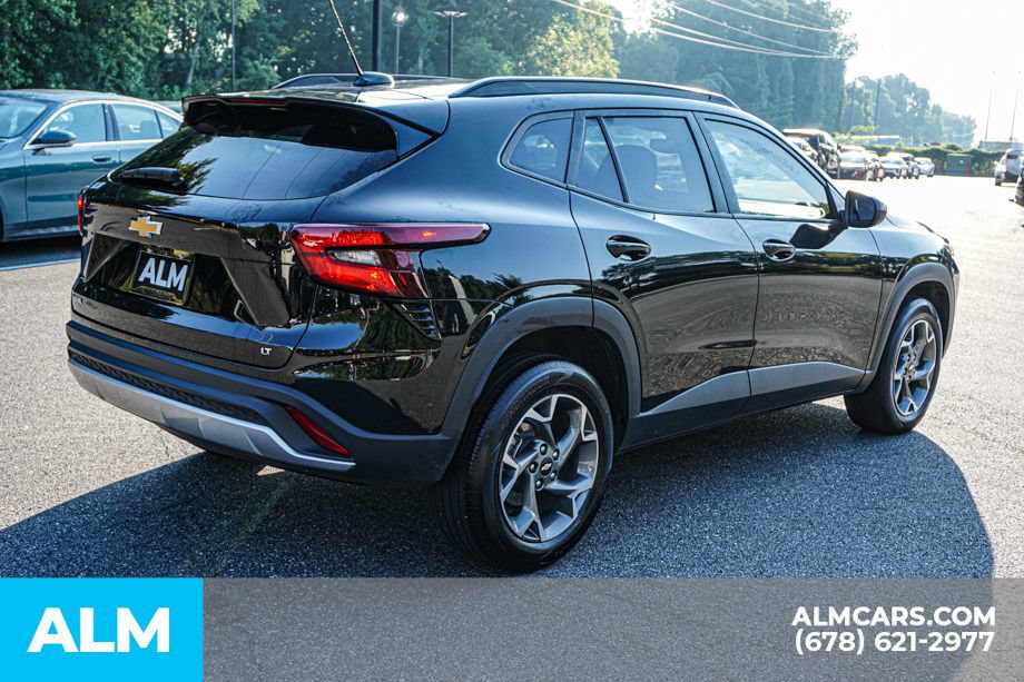 Used 2025 Chevrolet Trax LT FWD image 5