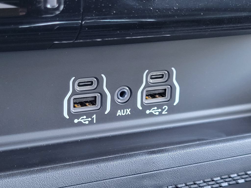 New 2026 RAM 2500 Laramie AWD/4WD image 15