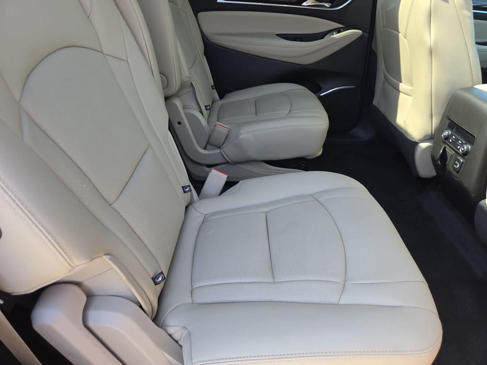 Used 2018 Buick Enclave Premium w/ Experience Buick Package FWD image 19