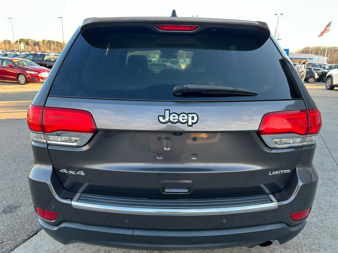 Used 2015 Jeep Grand Cherokee Limited w/ Luxury Group II image 6
