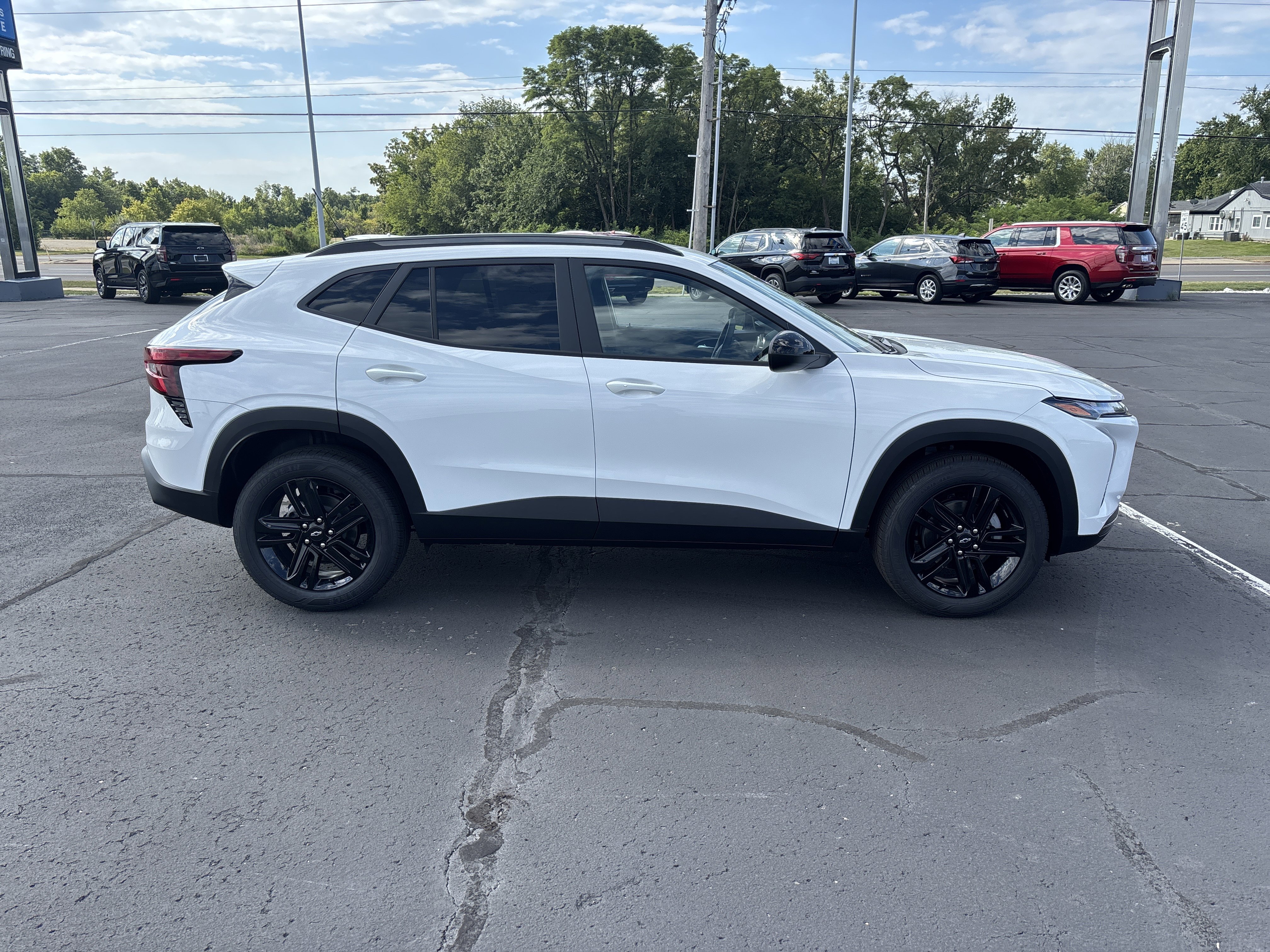 New 2025 Chevrolet Trax ACTIV w/ Driver Confidence Package image 2