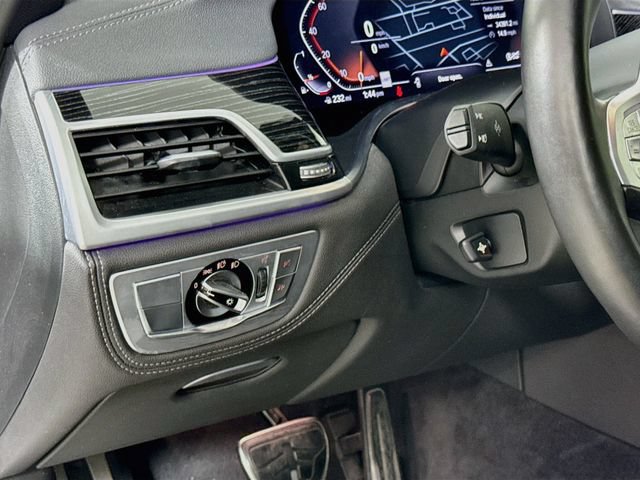 Used 2022 BMW 740i w/ M Sport Package RWD image 10