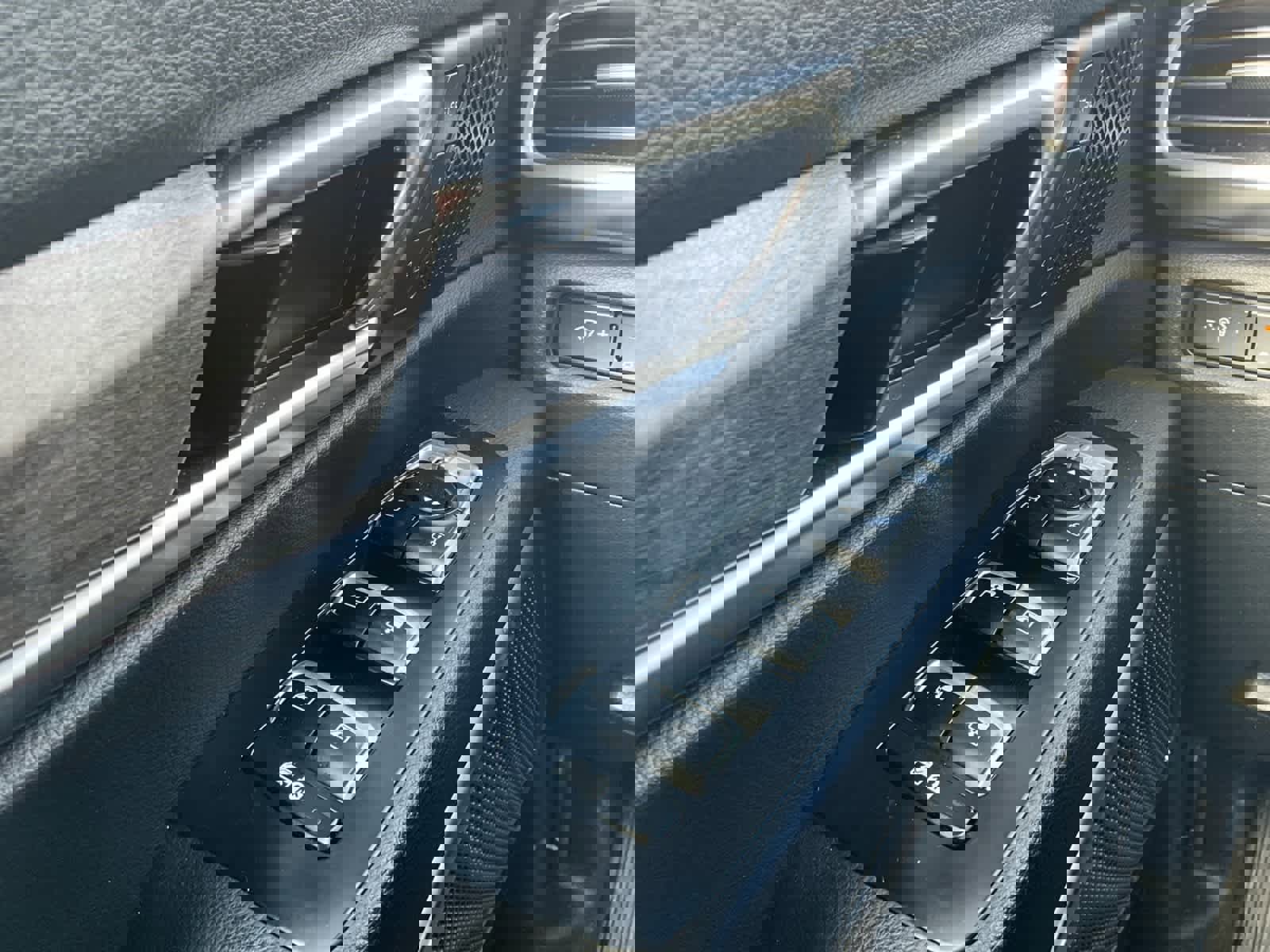 Used 2020 Kia Telluride SX w/ SX Prestige Package image 27