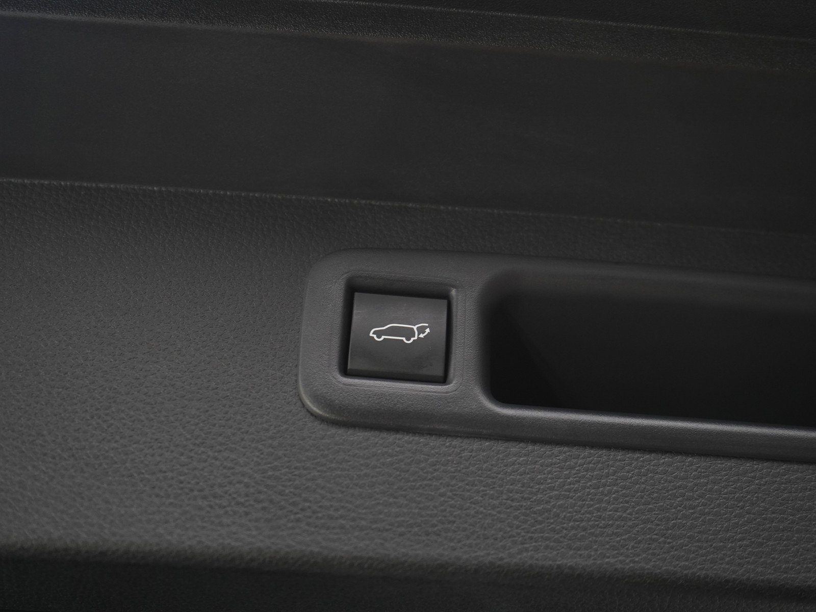 Used 2025 Toyota Highlander Limited AWD/4WD image 11
