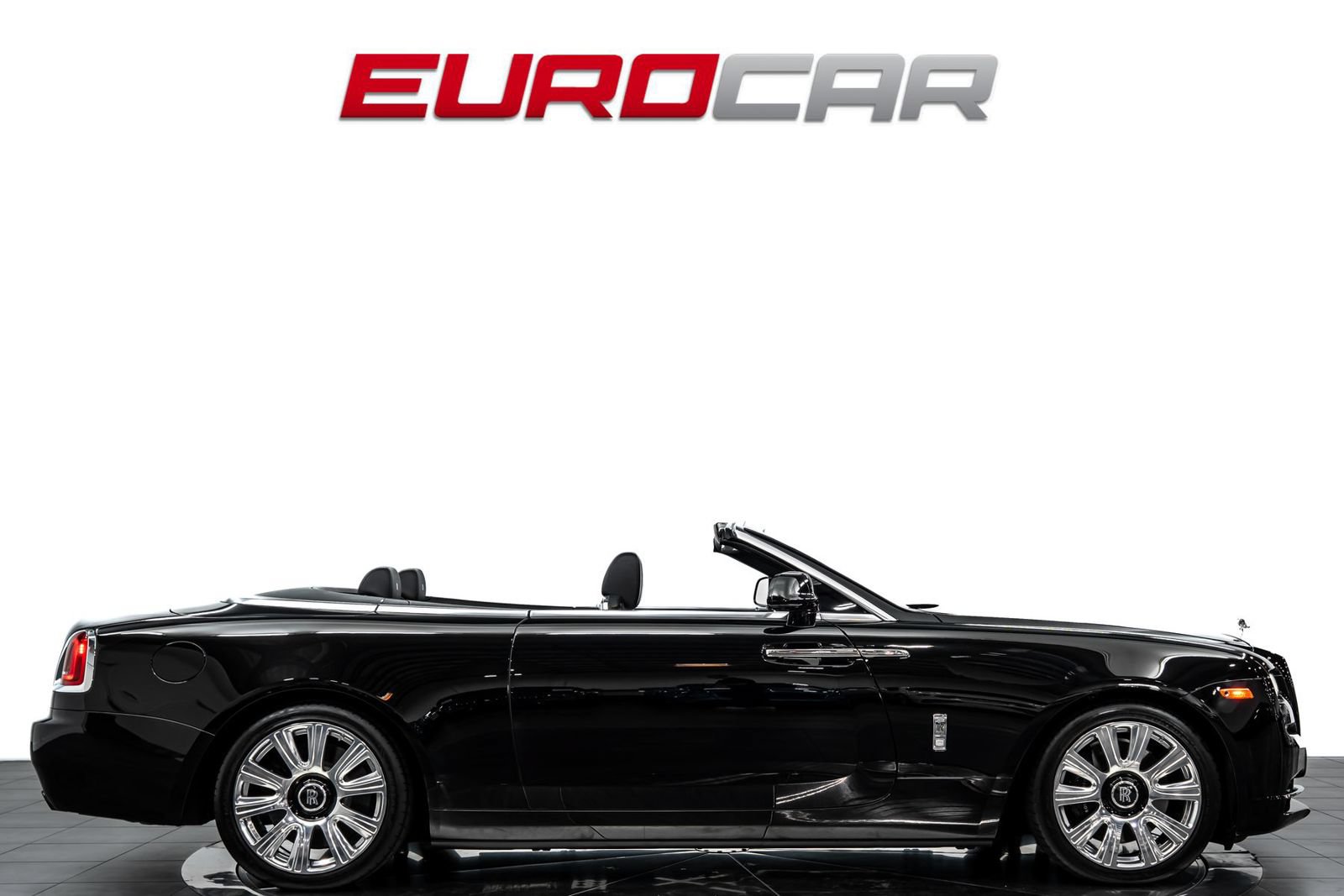 Used 2017 Rolls-Royce Dawn RWD image 7