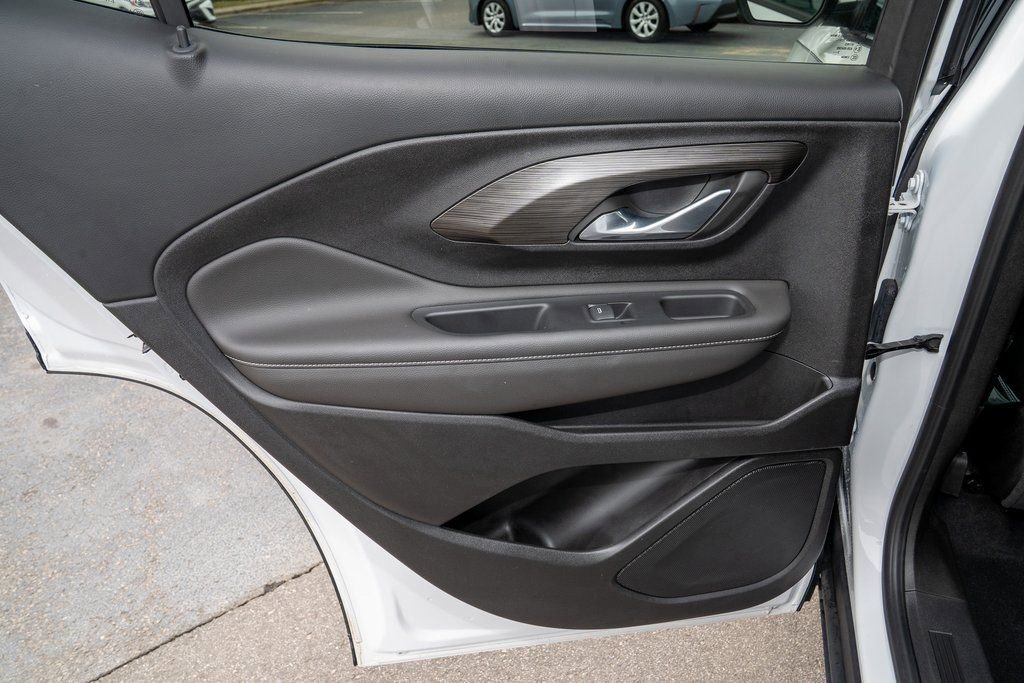 Used 2023 GMC Terrain SLT image 10