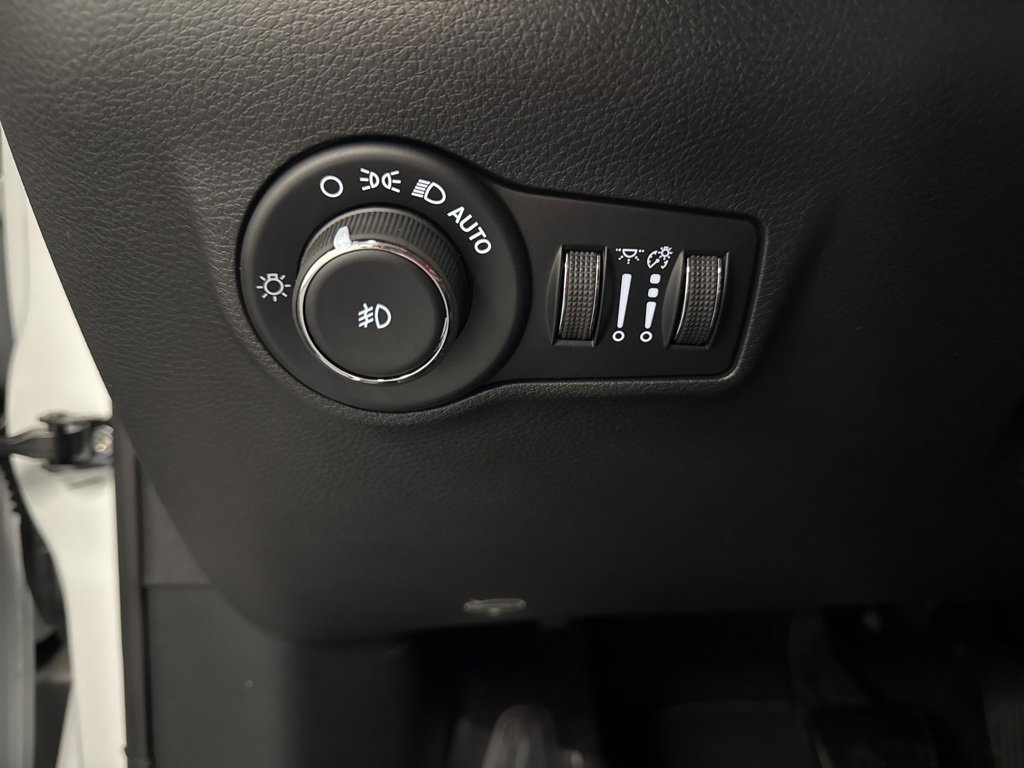 New 2026 Jeep Compass Latitude image 19