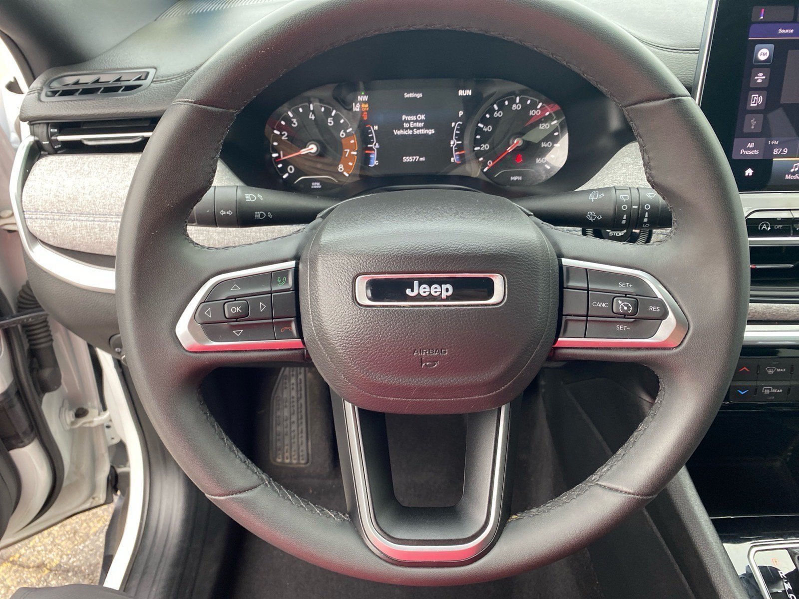 Used 2024 Jeep Compass Latitude AWD/4WD image 10