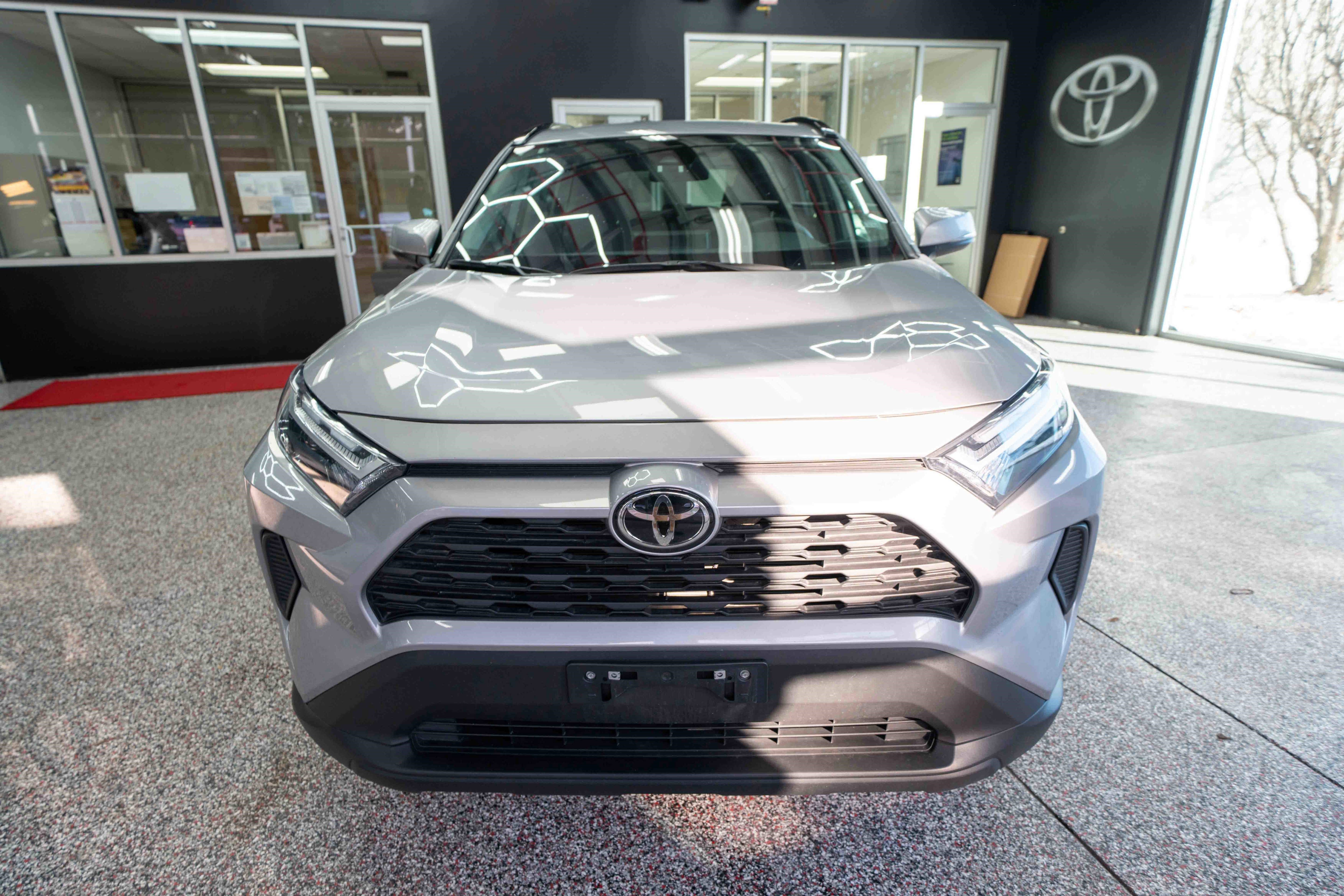 Used 2025 Toyota RAV4 XLE image 6