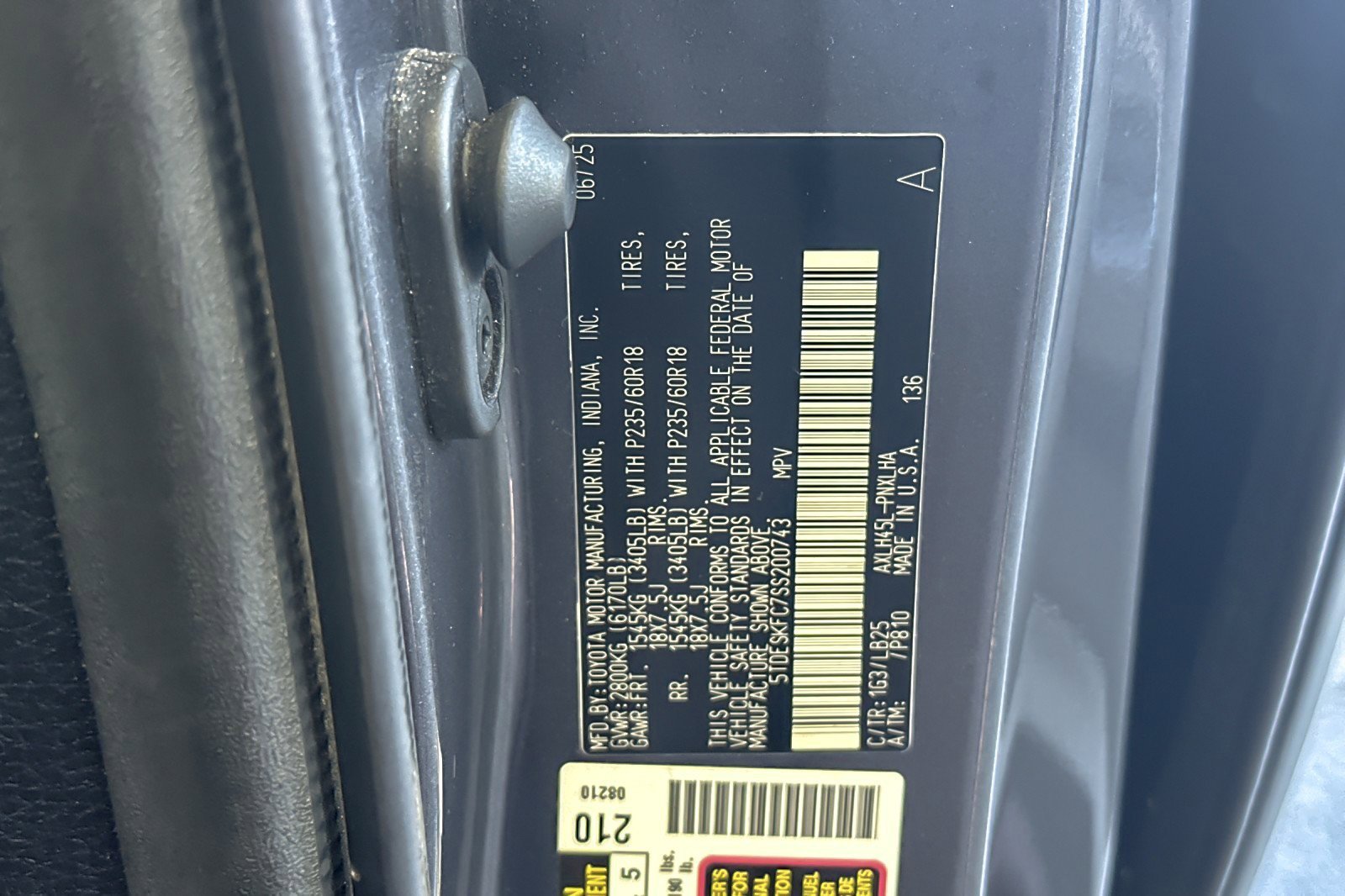 Used 2025 Toyota Sienna Platinum AWD/4WD image 29