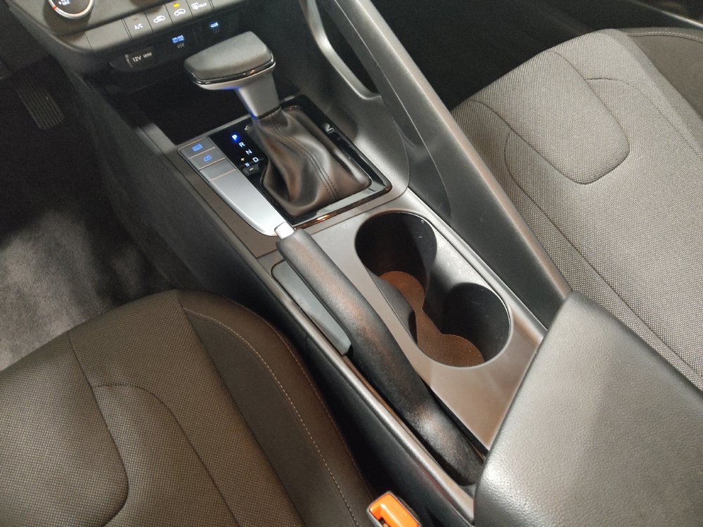 Used 2025 Hyundai Elantra SE FWD image 26