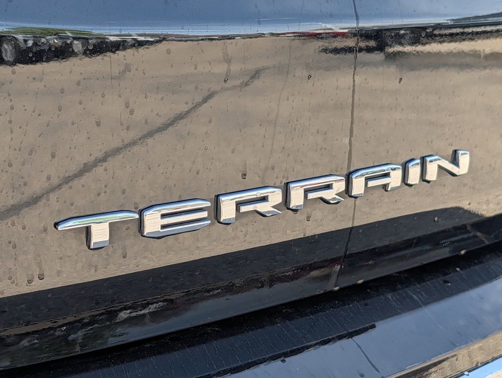 Used 2024 GMC Terrain SLT w/ Infotainment Package II AWD/4WD image 10