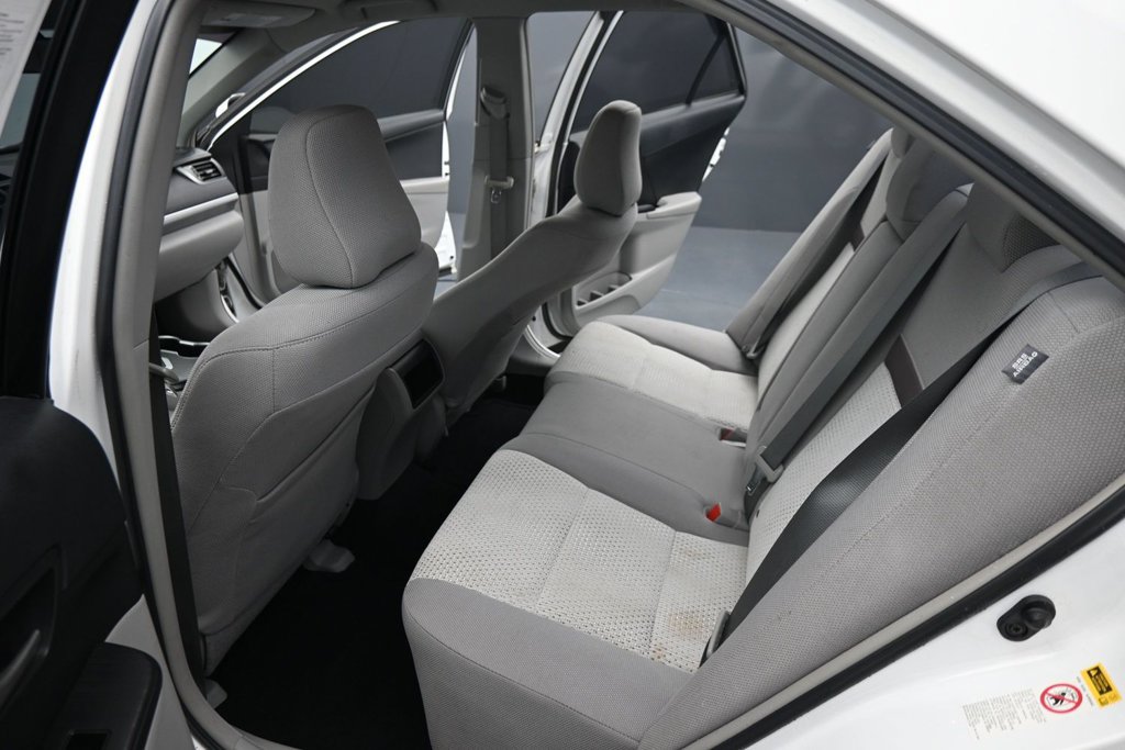 Used 2014 Toyota Camry LE FWD image 16