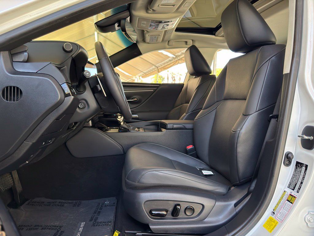 Certified 2024 Lexus ES 300h w/ Premium Package FWD image 15