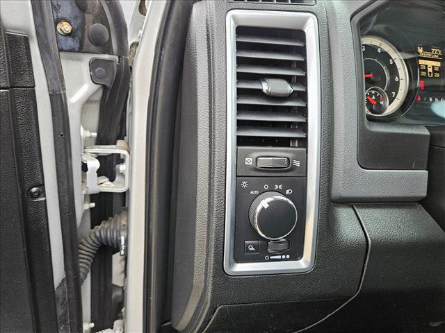 Used 2018 RAM 1500 Classic SLT image 11