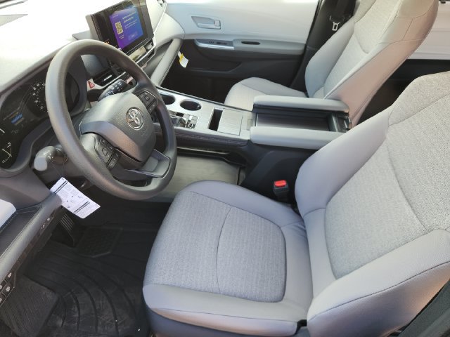 New 2026 Toyota Sienna LE FWD image 11