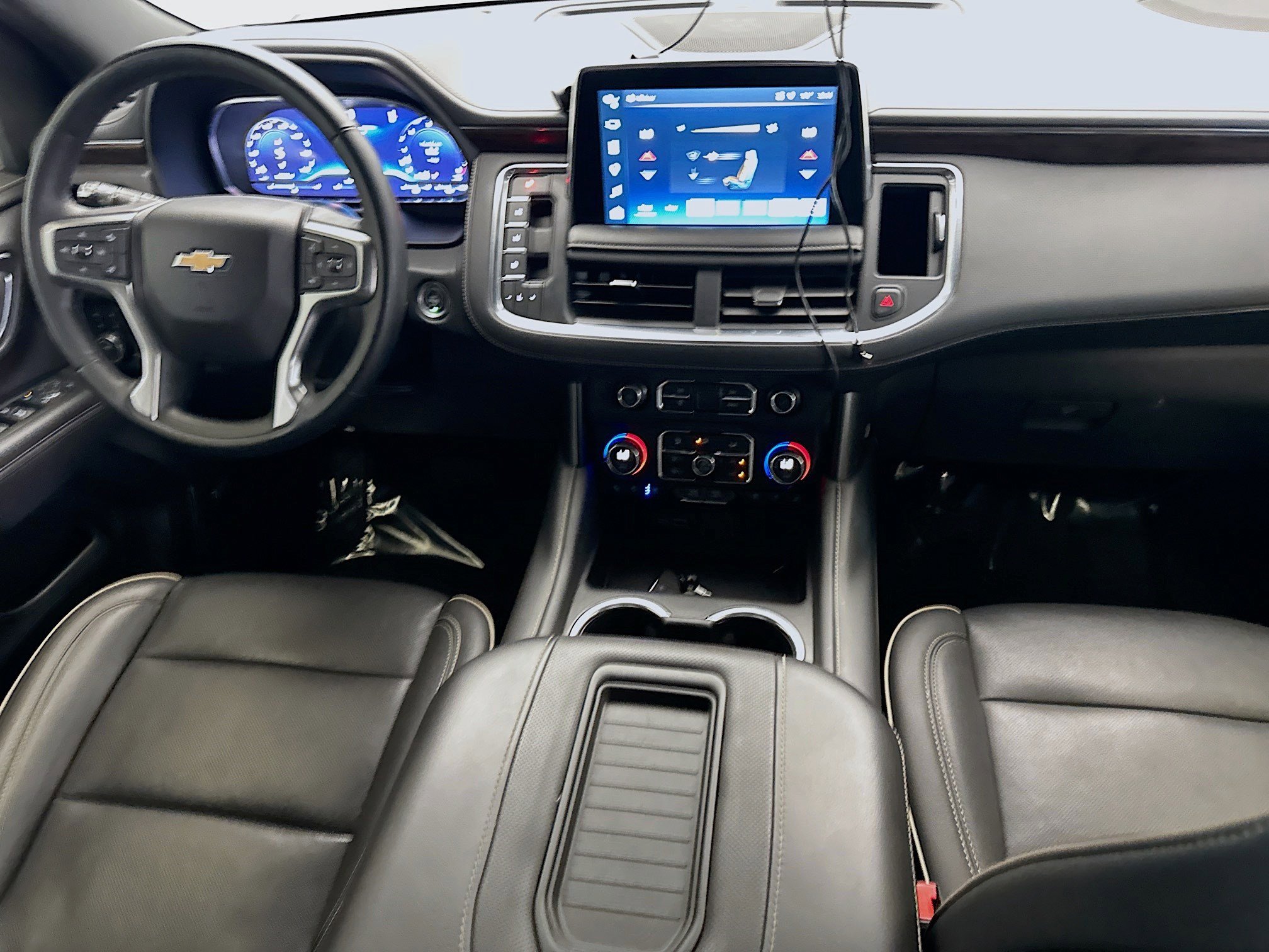 Used 2024 Chevrolet Suburban Premier image 12