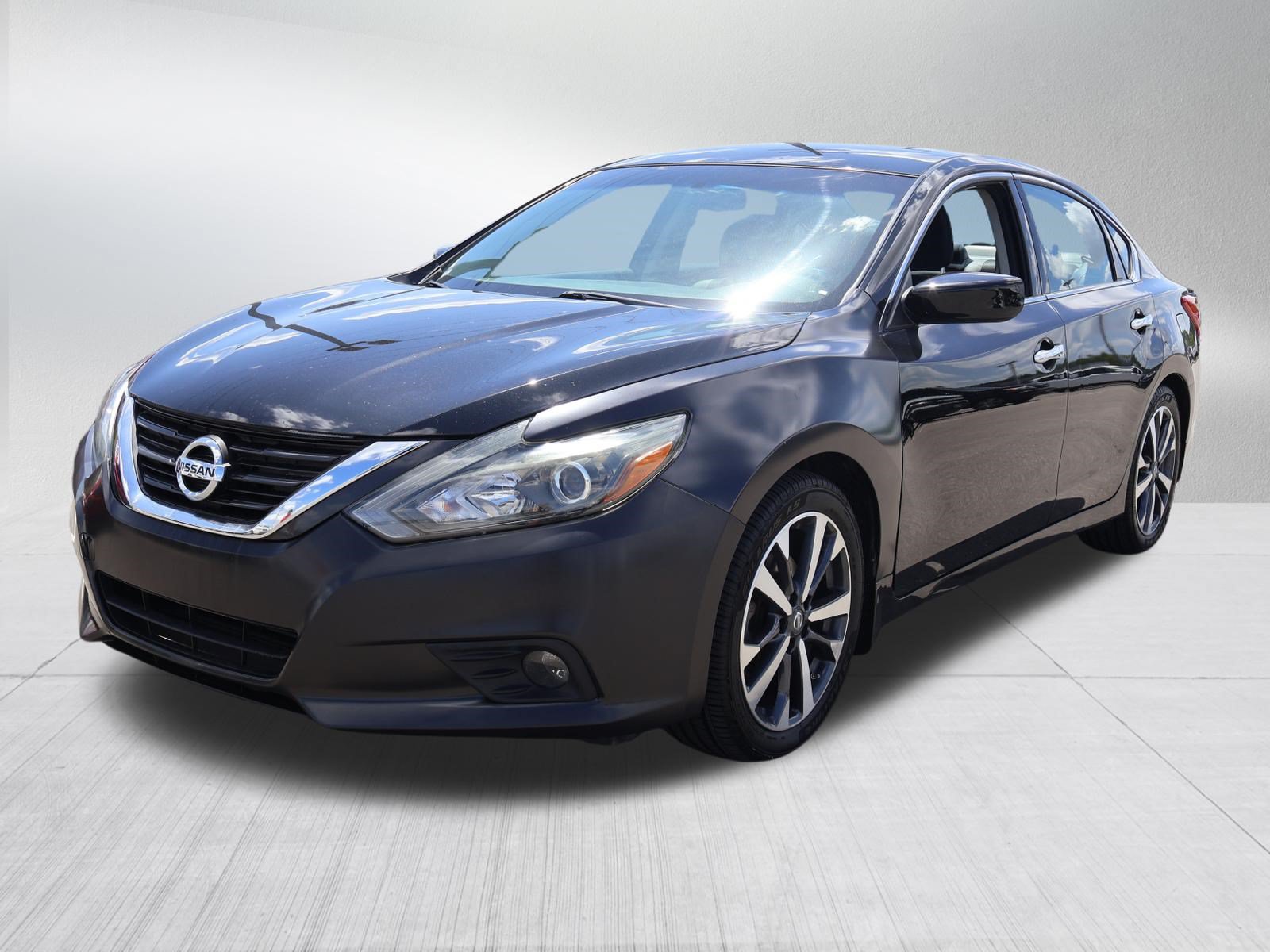 Used 2016 Nissan Altima 2.5 SR FWD image 3