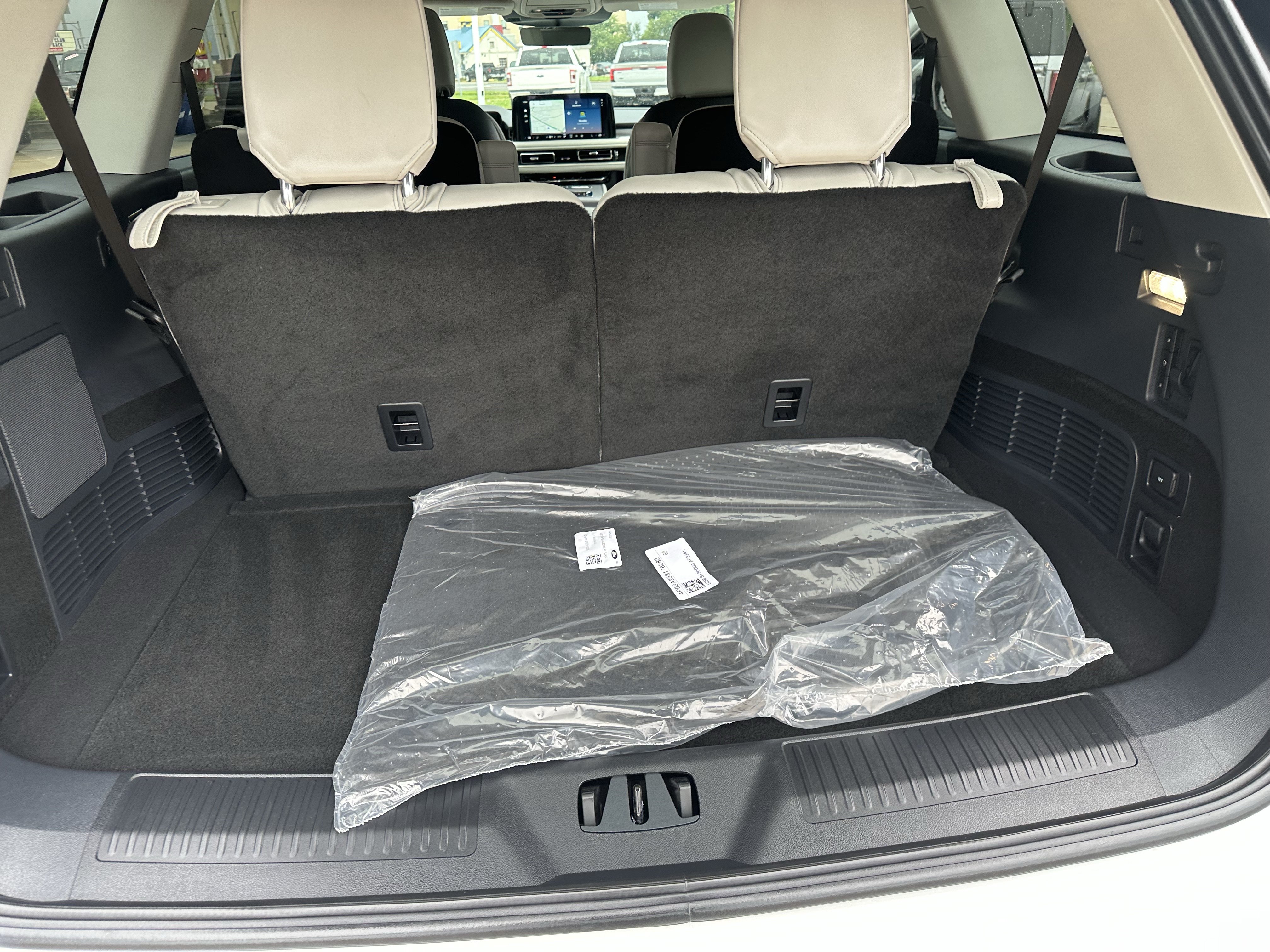 Used 2026 Lincoln Aviator AWD w/ Jet Appearance Package image 10