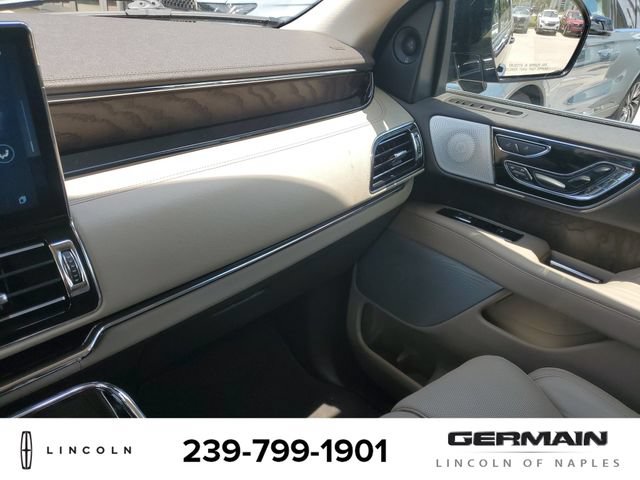 Certified 2022 Lincoln Navigator Reserve AWD/4WD image 36
