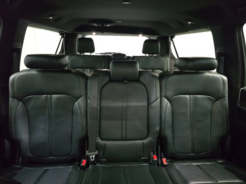 Used 2023 Jeep Wagoneer L Series III w/ Preferred Equipment Group AWD/4WD image 18