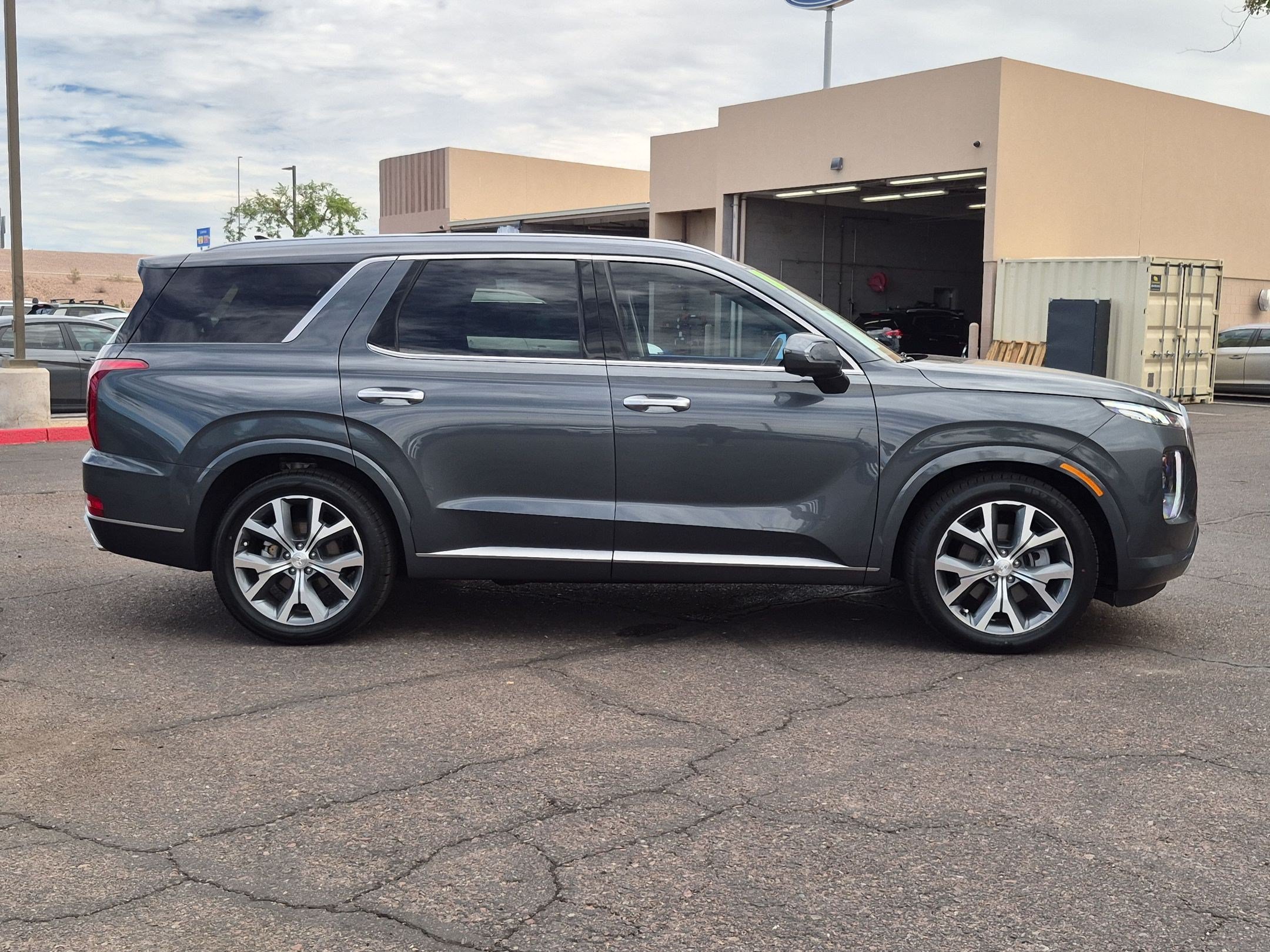 Used 2021 Hyundai Palisade Limited FWD image 4