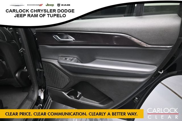 Used 2023 Jeep Grand Cherokee L Laredo RWD image 30