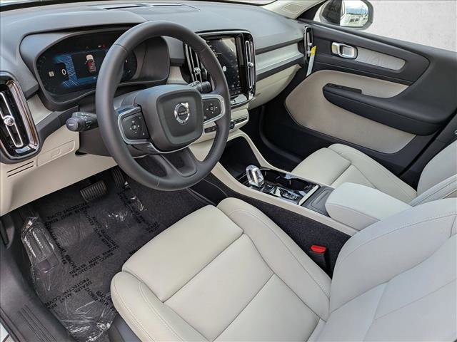 New 2026 Volvo XC40 B5 Plus w/ Protection Package Premier AWD/4WD image 3